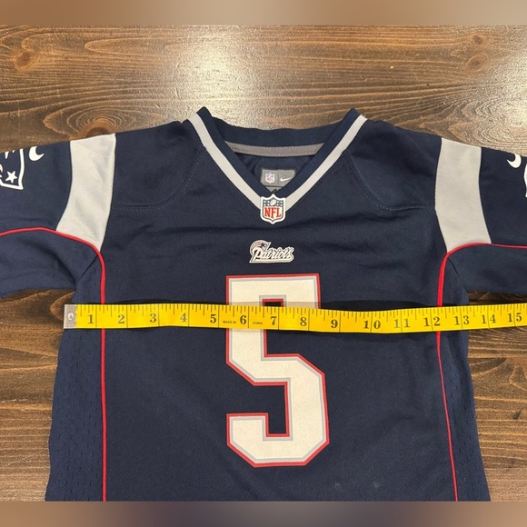 Tim Tebow New England Patriots NFL Football Jersey - Picture 6 of 7